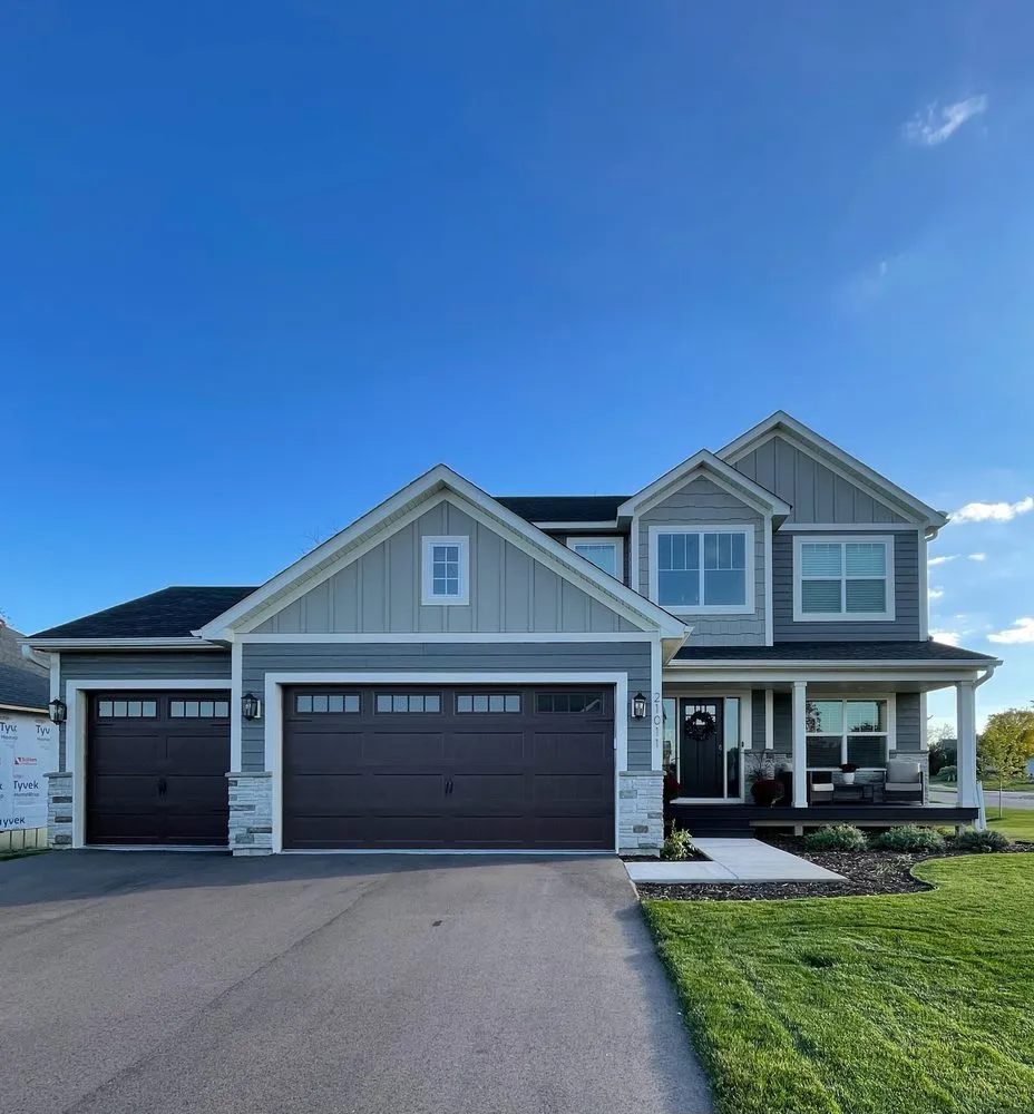 Slide of Summit Builders