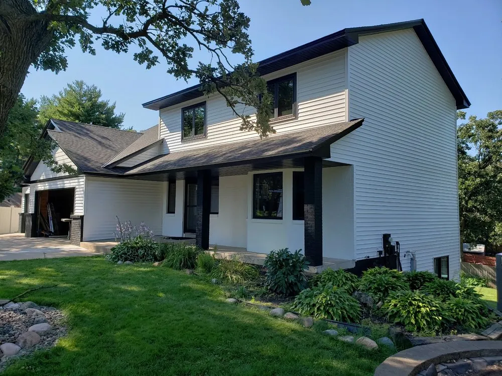 Slide of Summit Builders