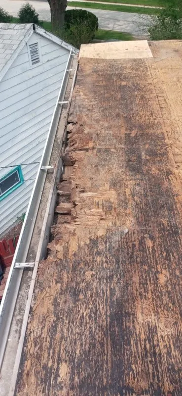 Top-rated flat roof repair for residential properties across Village of Lakewood, IL - Summit Roofing