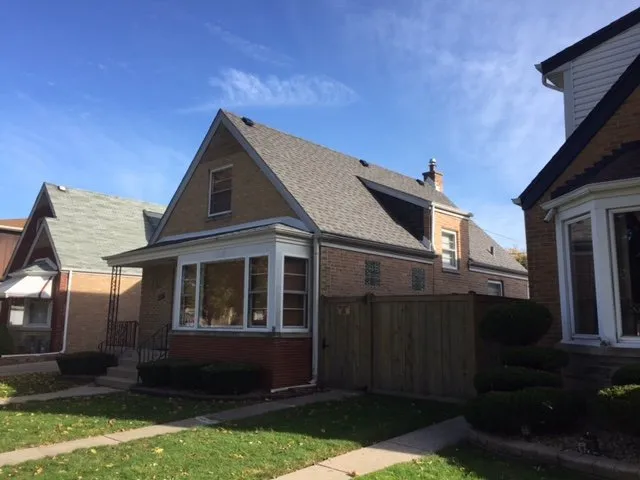 Top-rated roof inspection experts serving Village of Lakewood, IL - Summit Roofing