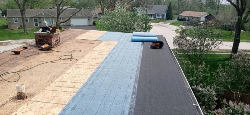 Local shingle roofing service experts serving Village of Lakewood, IL - Summit Roofing