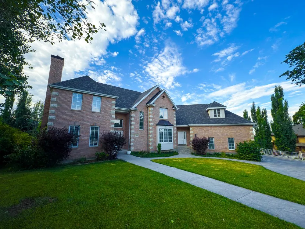 Slide of Summit Roofing