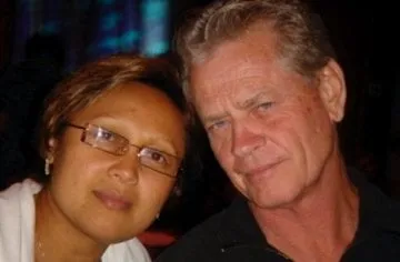 Slide of Suni Roofing