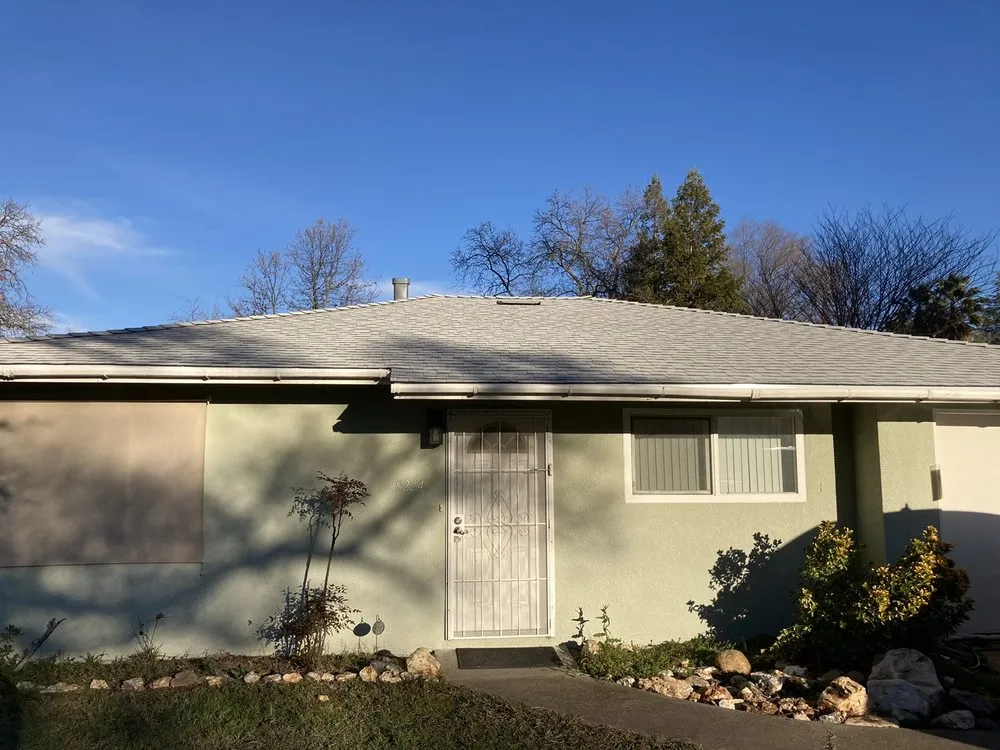 Slide of Sun's Roofing