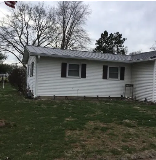 Local roof leak repair for fast service in Roseville, IL by Sunset Metal