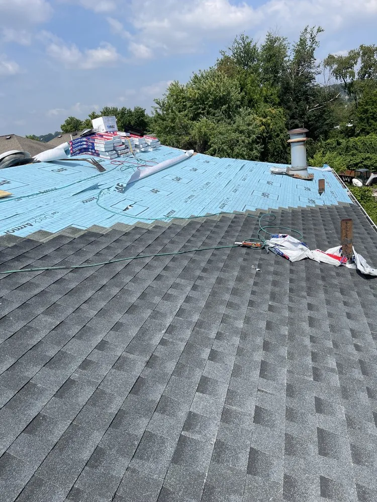 Licensed shingle roofing service experts serving New York City, NY - Sunshine Restoration
