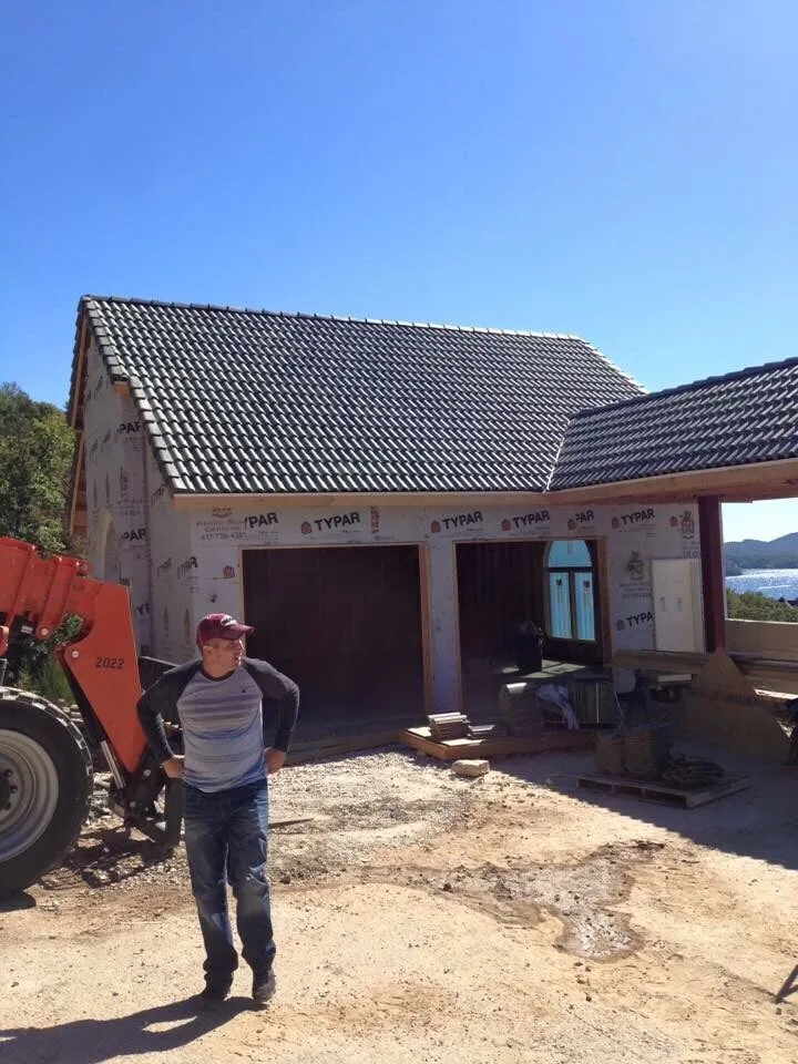 Slide of Sunshine Roofing