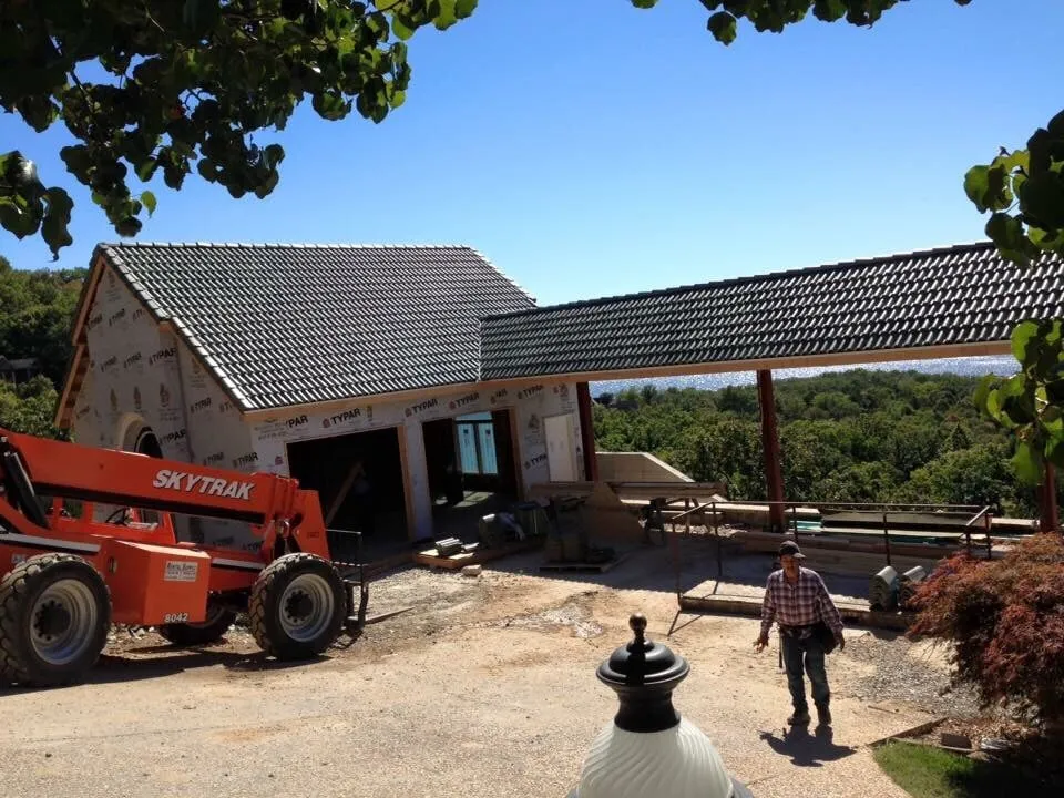 Slide of Sunshine Roofing