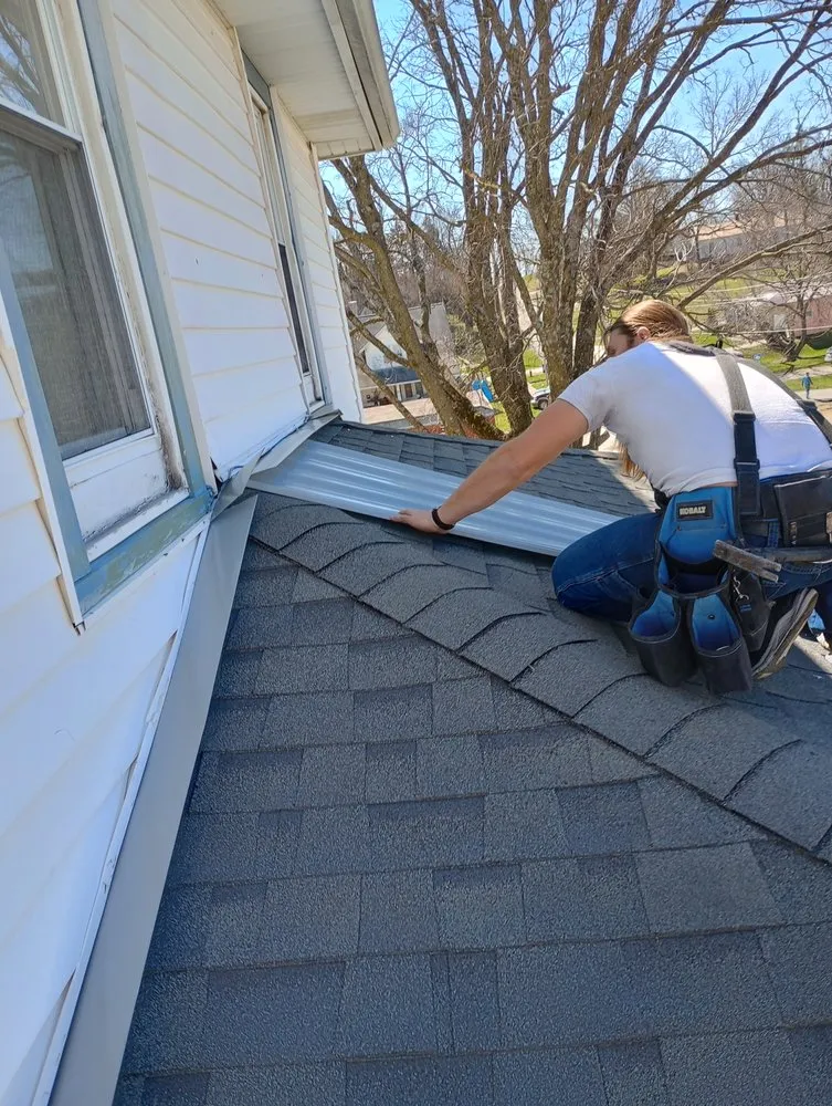 Professional roof repair experts serving Jamesport, MO - Superior Construction and Remodeling