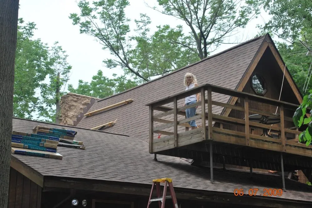 Licensed roof replacement experts serving Markleville, IN - Superior Roofing & Construction