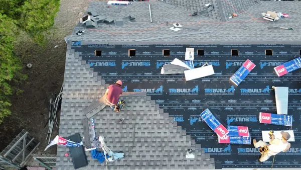 Superior Roofing and Restoration Logo