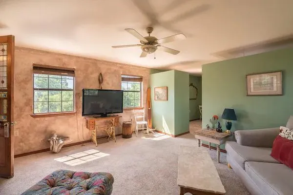 SuperJremodeling Logo