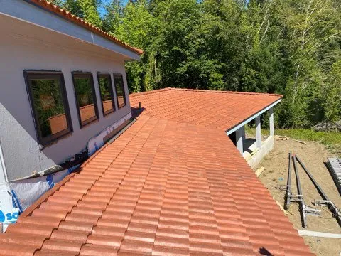 Slide of Supreme Roofing