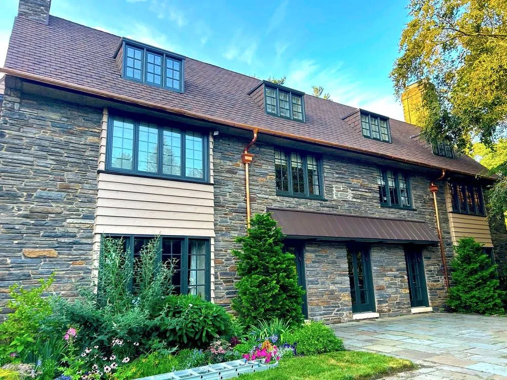 Slide of Supreme Roofing