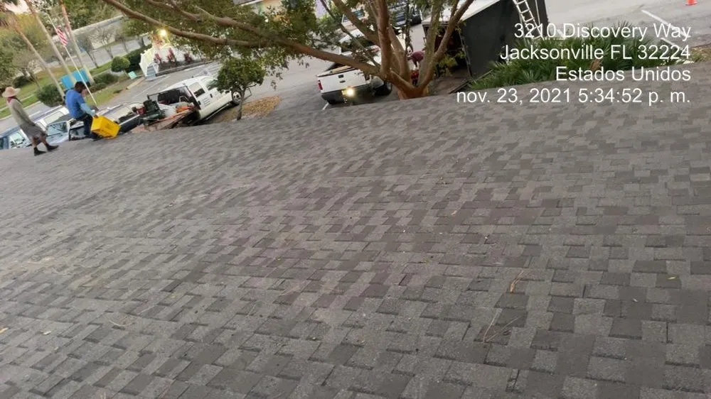 Slide of Supreme Roofing Services