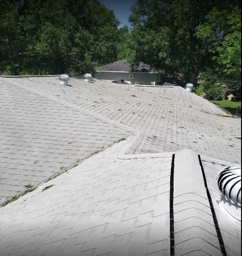 Slide of Supreme Roofing Solutions