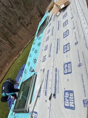 Sure Roofing Logo