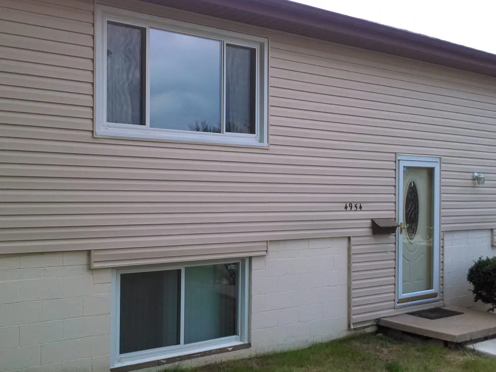 Slide of Suri's Construction & Remodeling