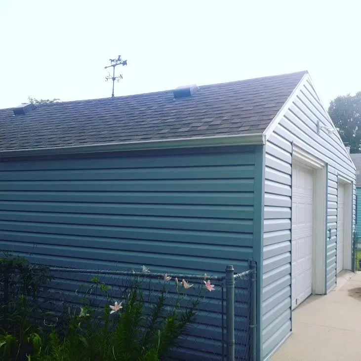 Slide of Suri's Construction & Remodeling