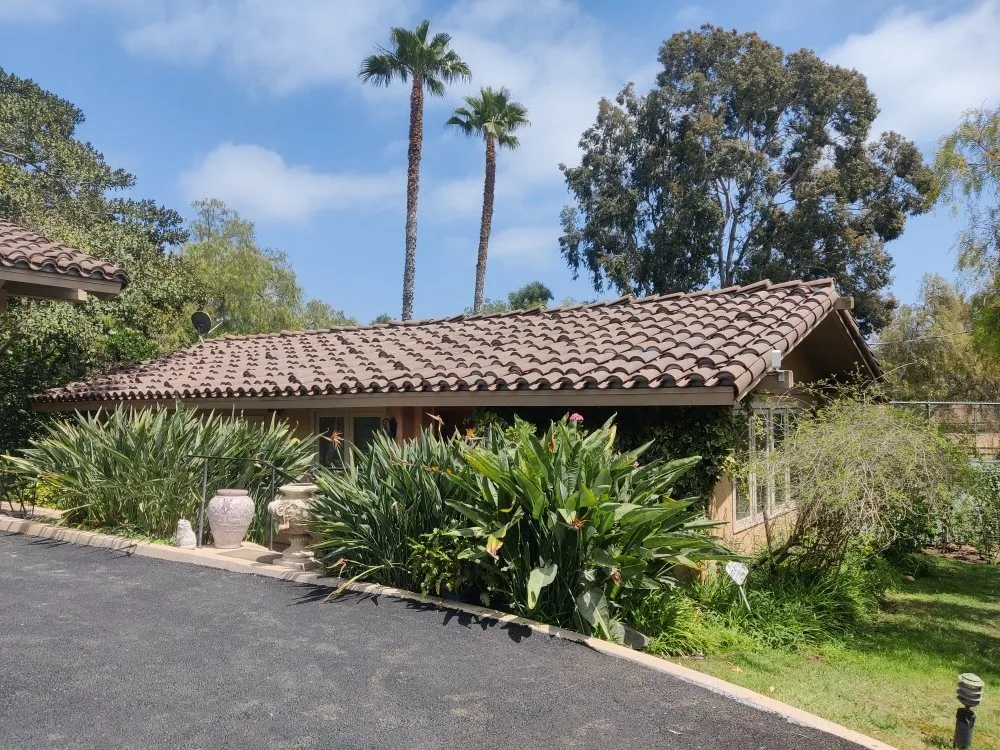 Slide of Sustaita Roofing