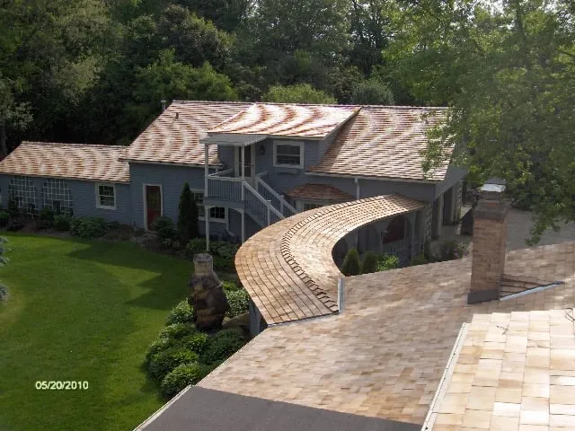 Slide of Svaras Roofing