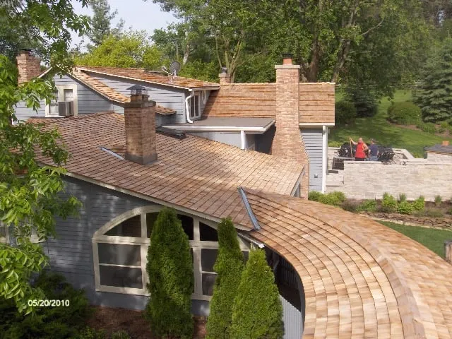 Slide of Svaras Roofing