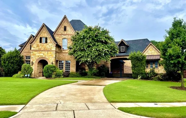 SWAT Roofing & Contracting Logo