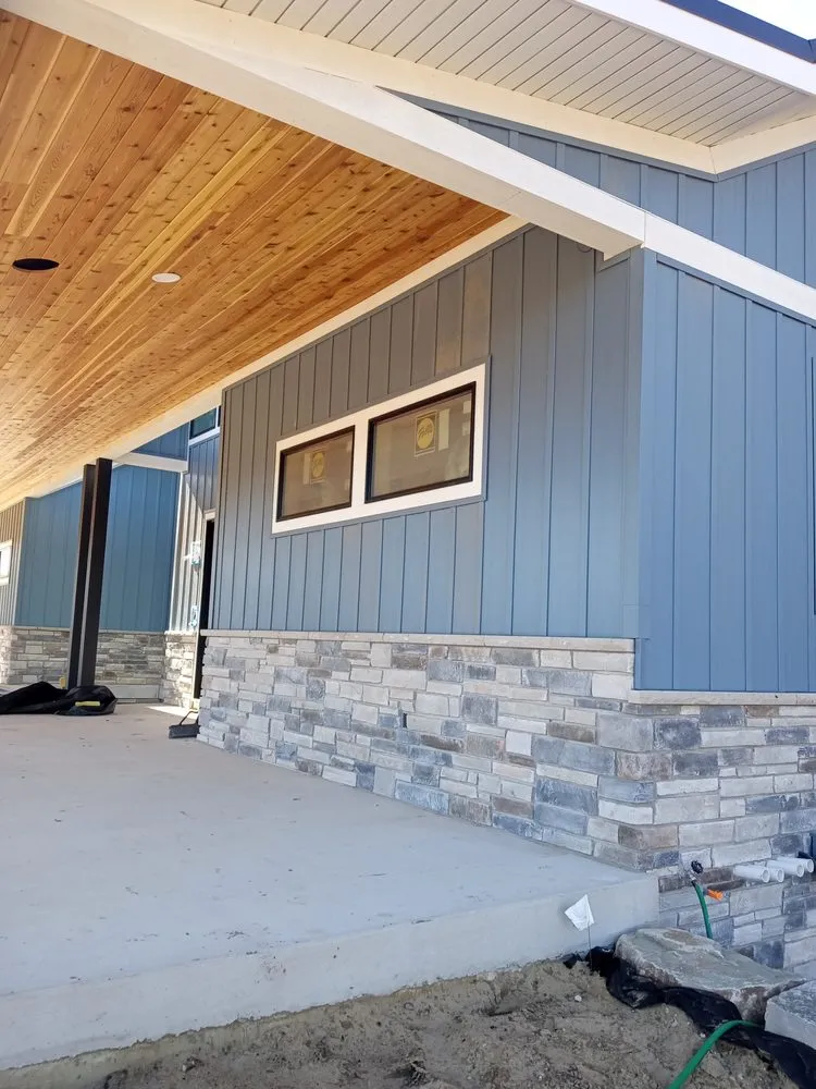 Slide of Swift Lake Builders