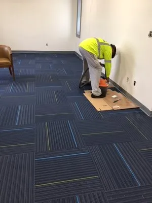 Synot Roofing and Costruction Logo