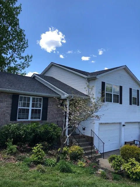 Slide of T & D Construction