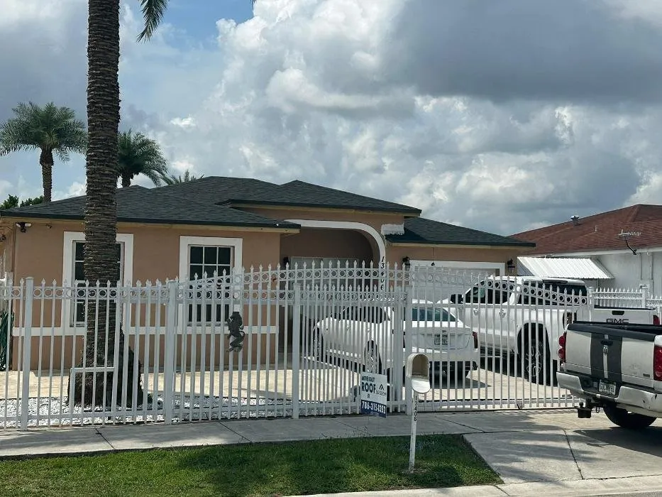 Slide of T & E Roofing