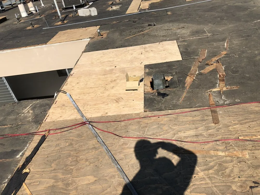 Top-rated shingle roofing service experts serving La Crescenta, CA - T & G Roofing
