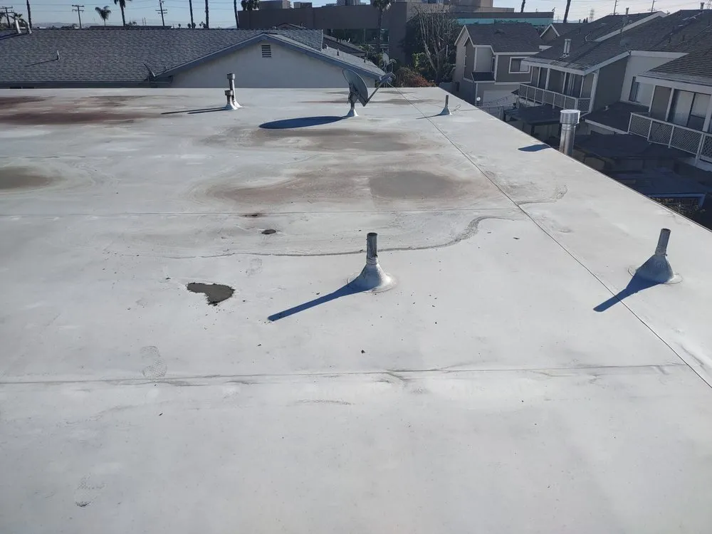 Emergency shingle roofing service experts serving La Crescenta, CA - T & G Roofing
