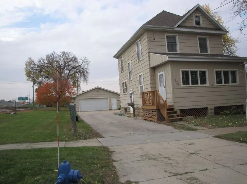 Slide of T & R Construction