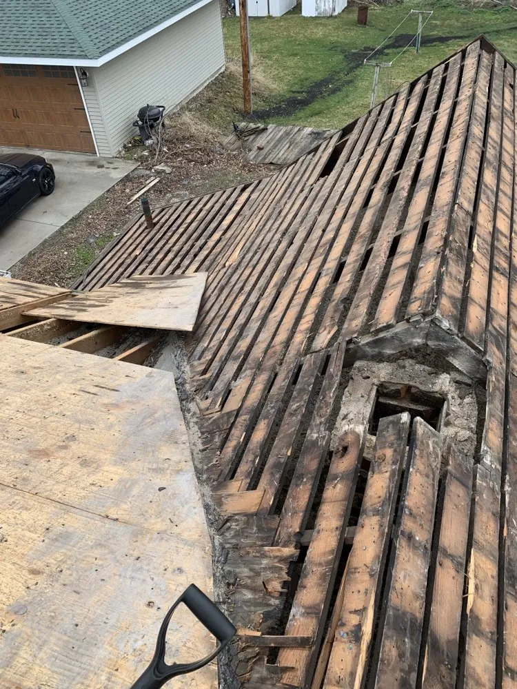 Slide of T & R Construction