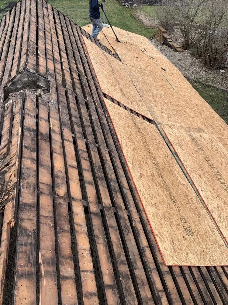 Slide of T & R Construction