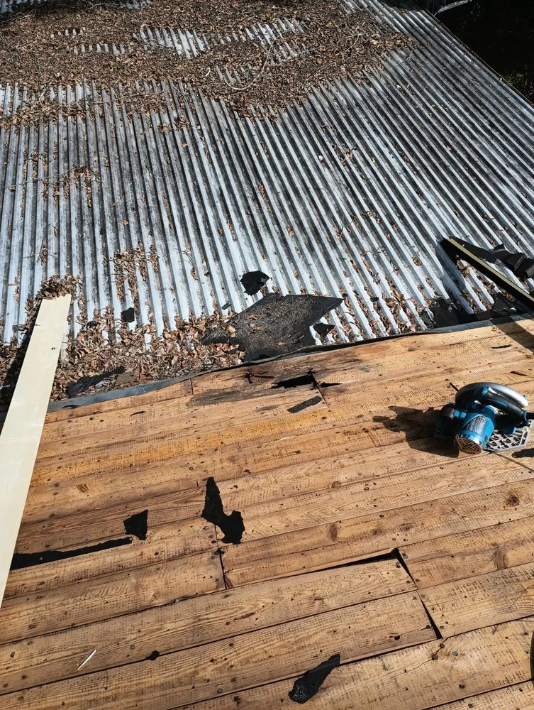 Slide of T & R Roofing