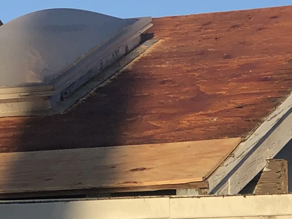 Slide of T & U Roofing