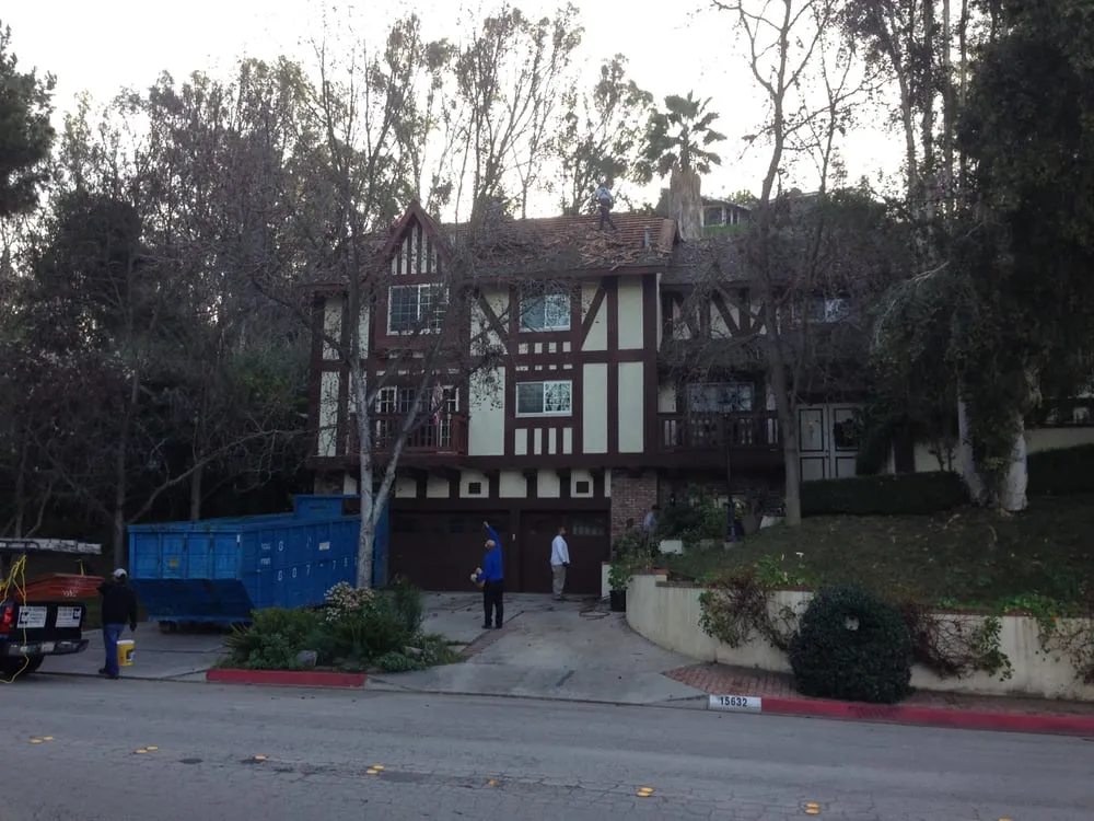 Slide of Taf Roofing