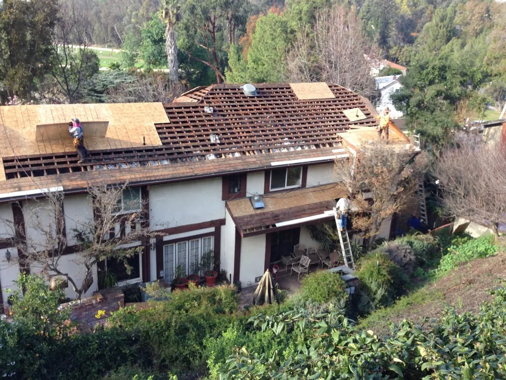 Slide of Taf Roofing