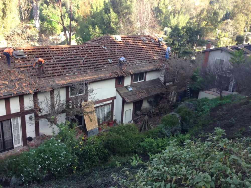 Slide of Taf Roofing