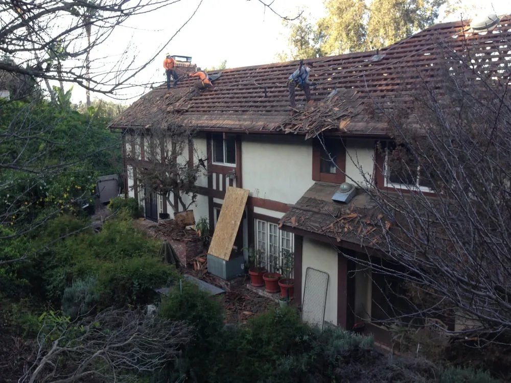 Slide of Taf Roofing