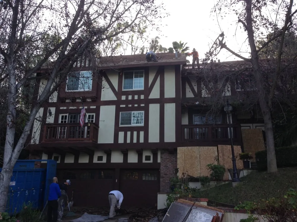 Slide of Taf Roofing