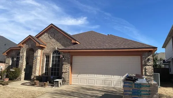 Tarrant Roofing - Fort Worth Logo