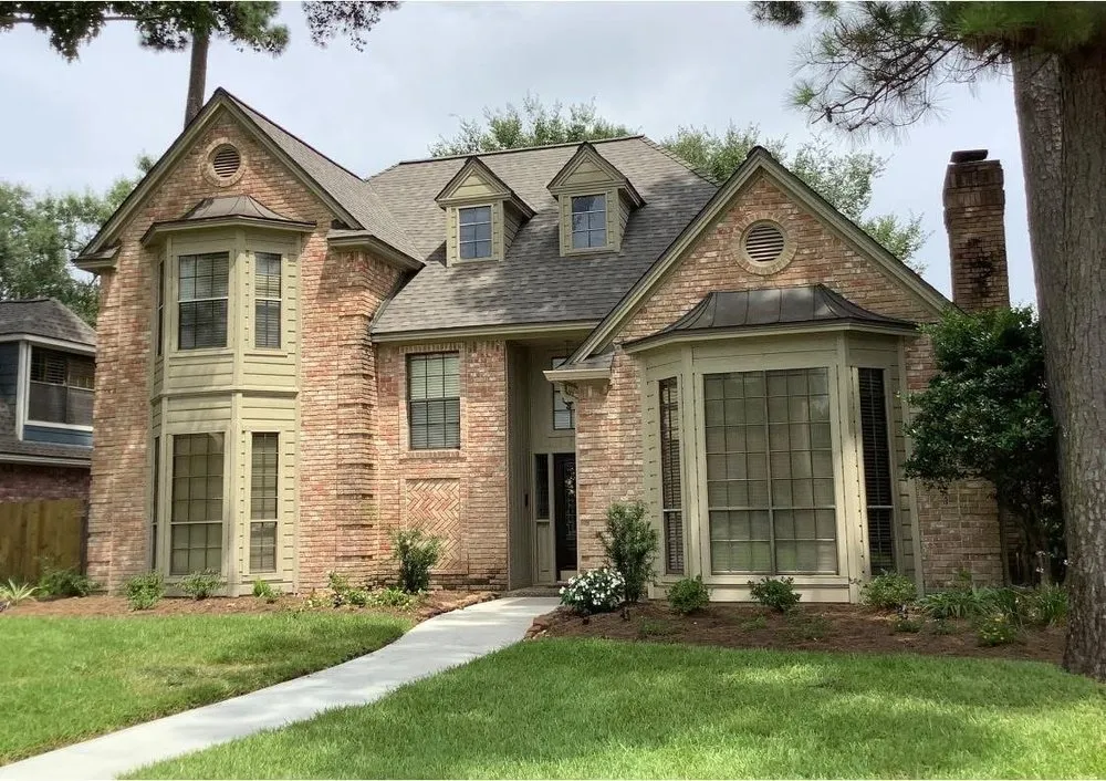 Slide of Taylor Roofing Traditions