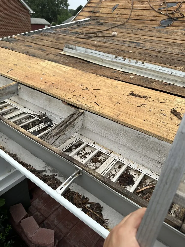 Slide of Taylore Roofing