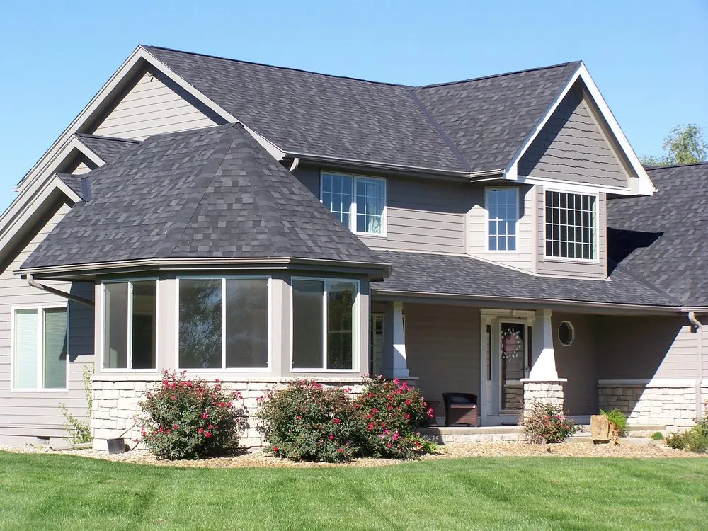 Top-rated shingle roofing service in Waterloo, NE - TDH Contracting