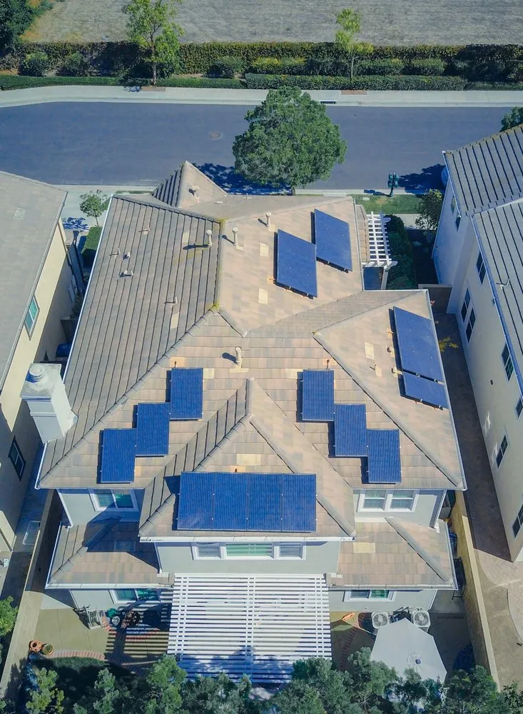 Licensed storm damage roof repair for fast service across St. Petersburg, FL - Team Apricot