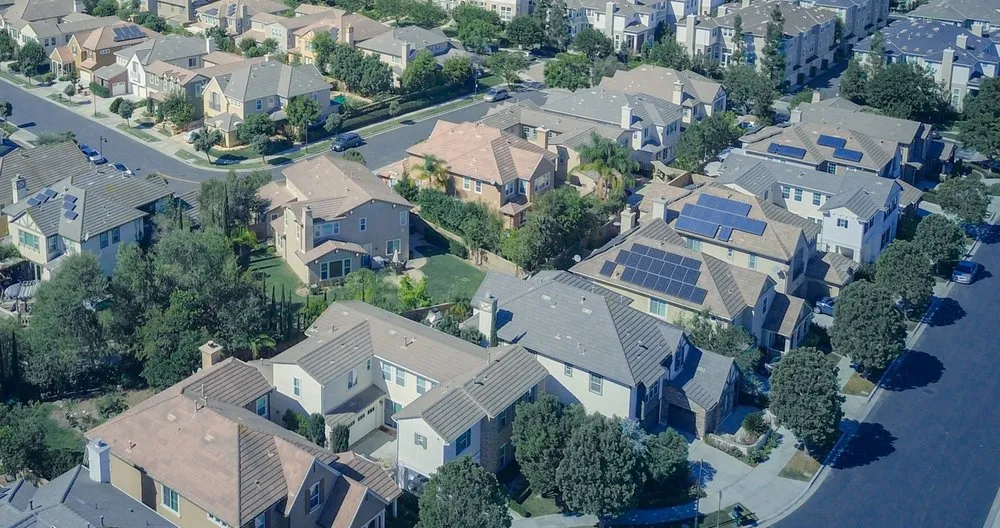 Local roof repair in St. Petersburg, FL by Team Apricot