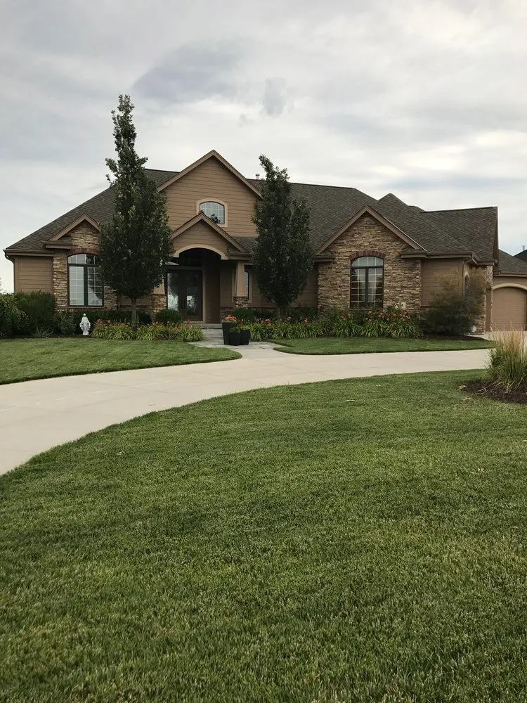Licensed residential roofing service experts serving Black Hawk, SD - Teamwork Exteriors